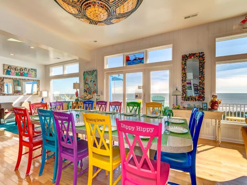 Casa Flamingo Oceanfront Dreamhouse! 8 bedroom, Sleeps 20, Pool, hot tub, elevator House in Isle of Palms