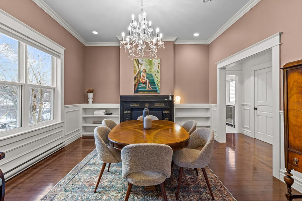 Luxury 2BR Executive Near DT Off Street Parking House in St Johns