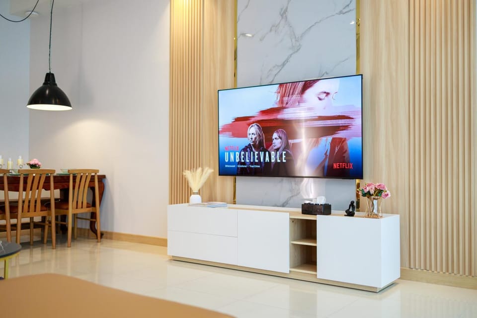 Communal lounge/ TV room, TV and multimedia, Evening entertainment