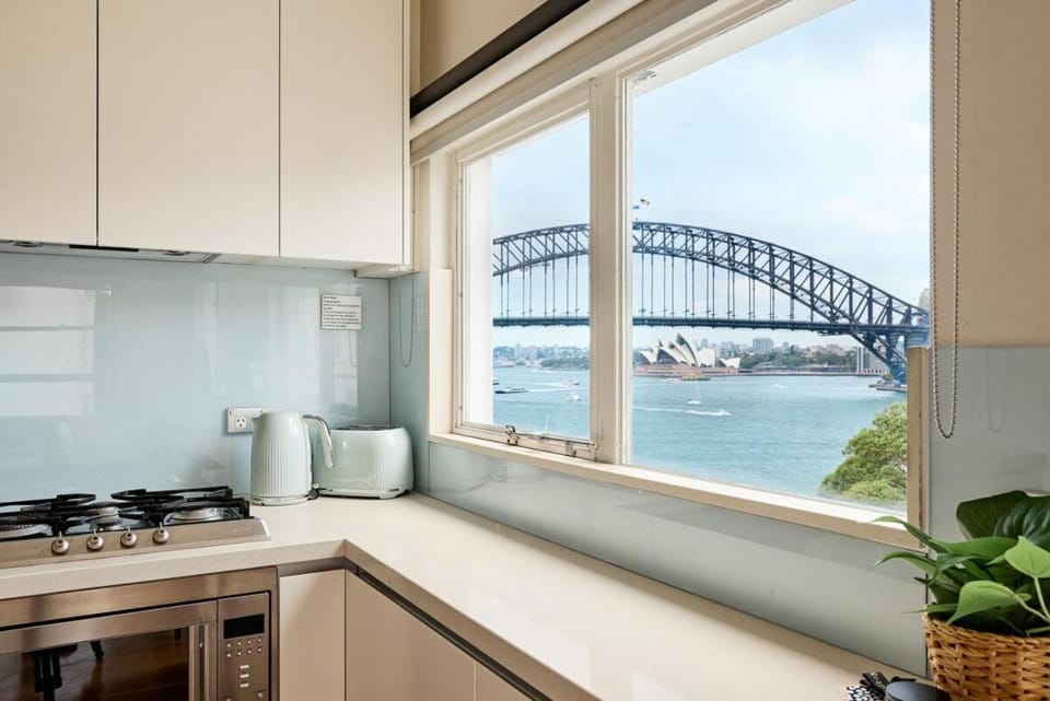 Iconic 1 BR Harbour View Apartment Apartment in Sydney