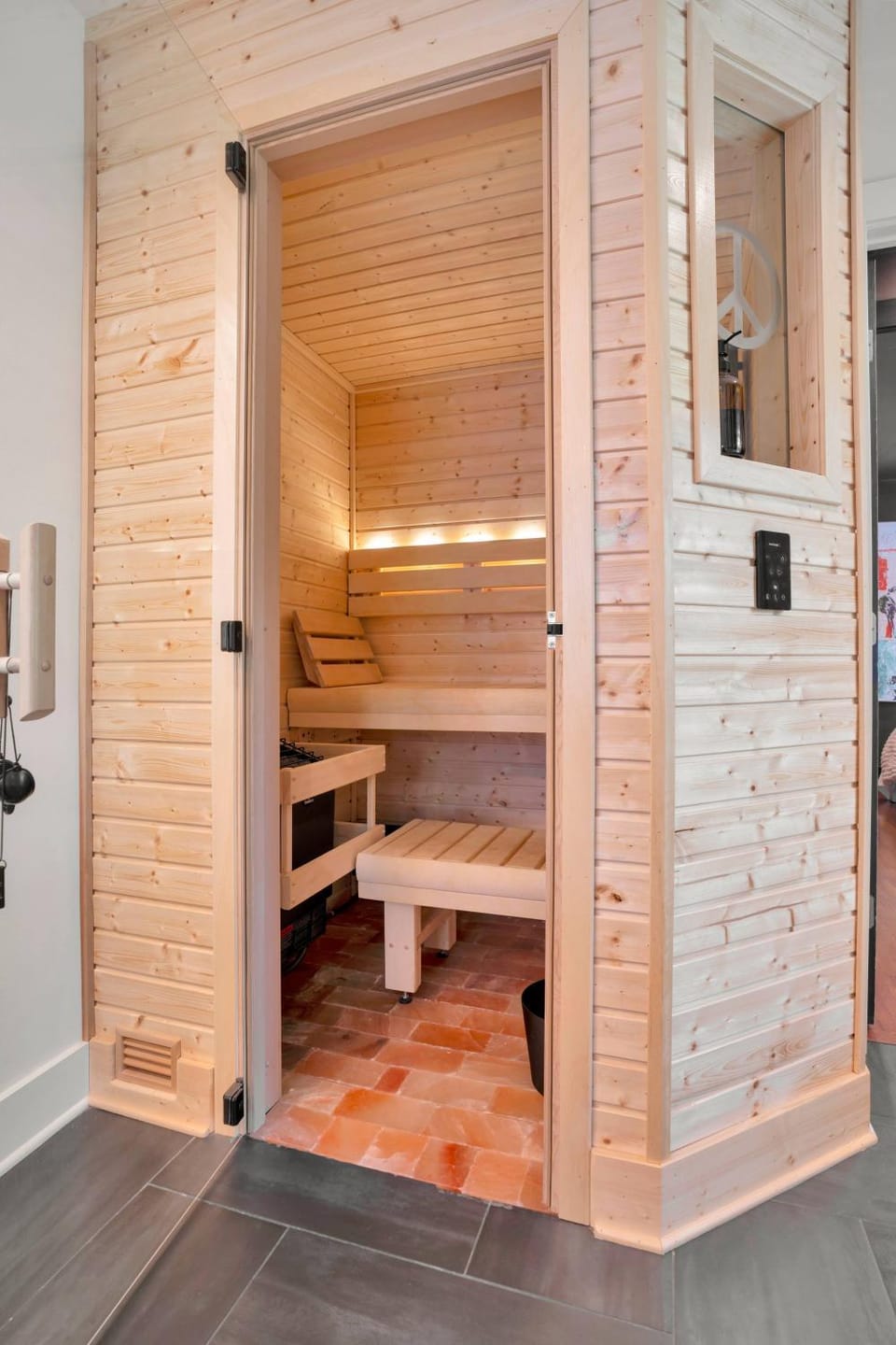 Parkside Blue-Walkable to Downtown & UofA-Sauna House in Fayetteville