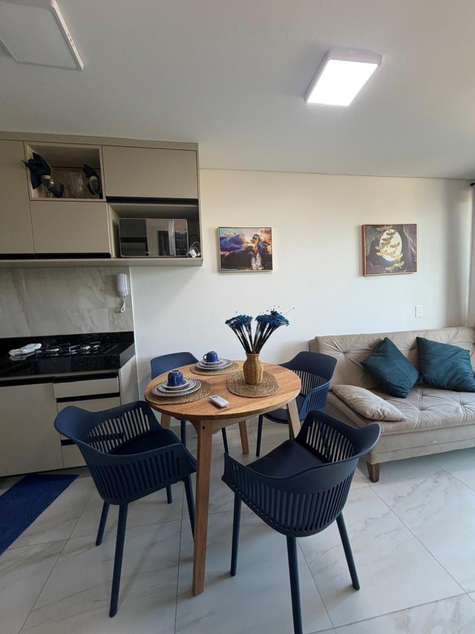 Living room, Dining area, stove