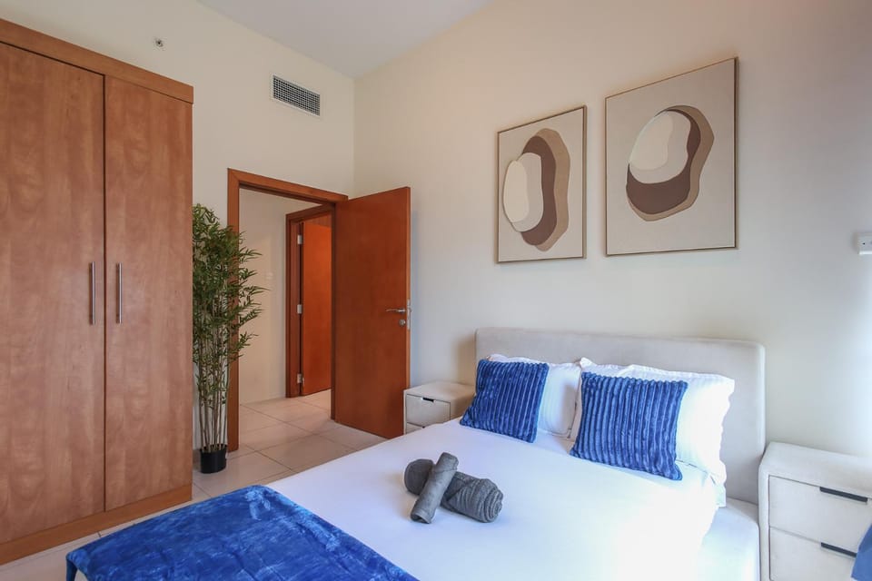 Bright 2BR in Dubai Marina - Close to beach Apartment in Dubai