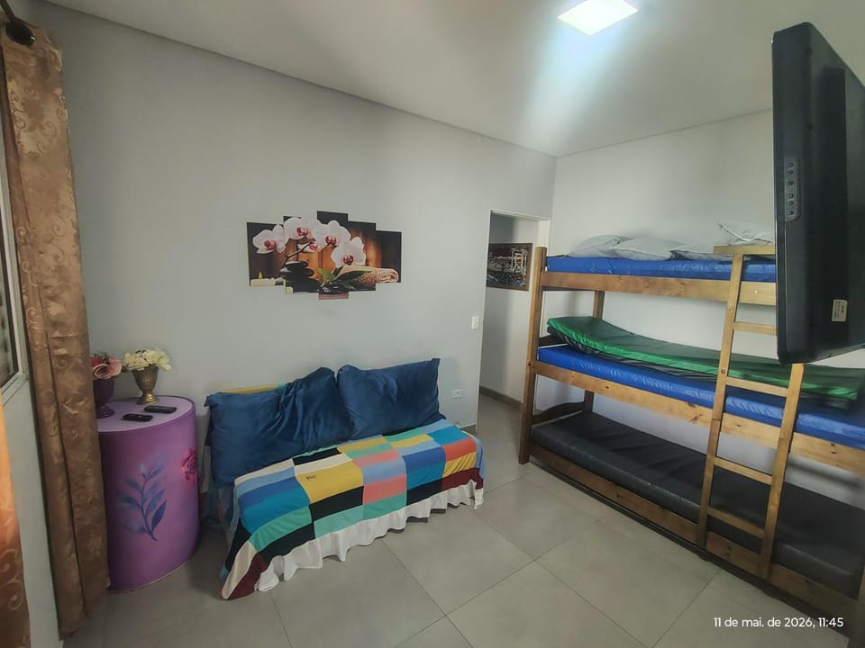 Casa com piscina, aconchegante, aceita pet House in Cotia