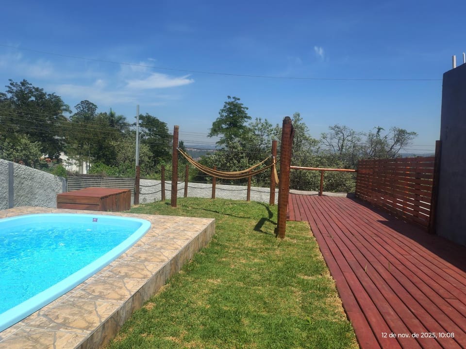 Casa com piscina, aconchegante, aceita pet House in Cotia
