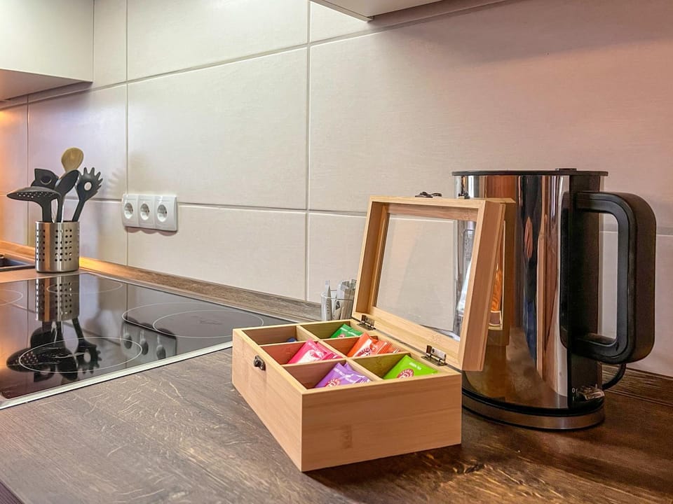 Coffee/tea facilities, stove, kitchen