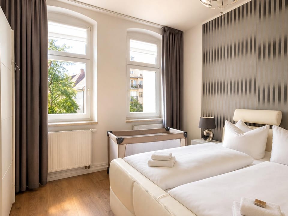 Bed, Bedroom, cot