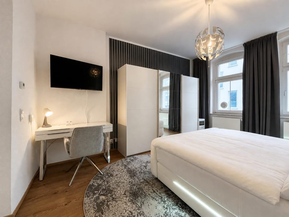 Bed, Business facilities, Bedroom, air conditioner