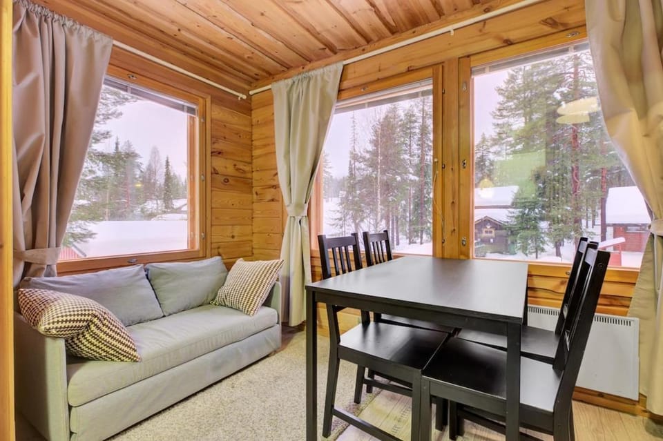 Pyhäkoti D - 30 Meters From the Slopes House in Rovaniemi