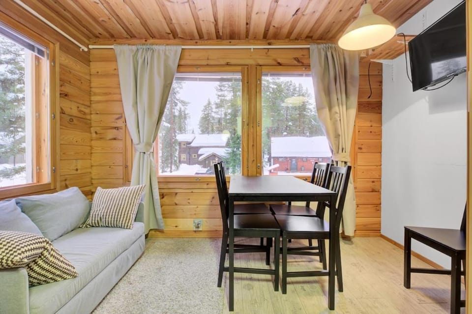 Pyhäkoti D - 30 Meters From the Slopes House in Rovaniemi