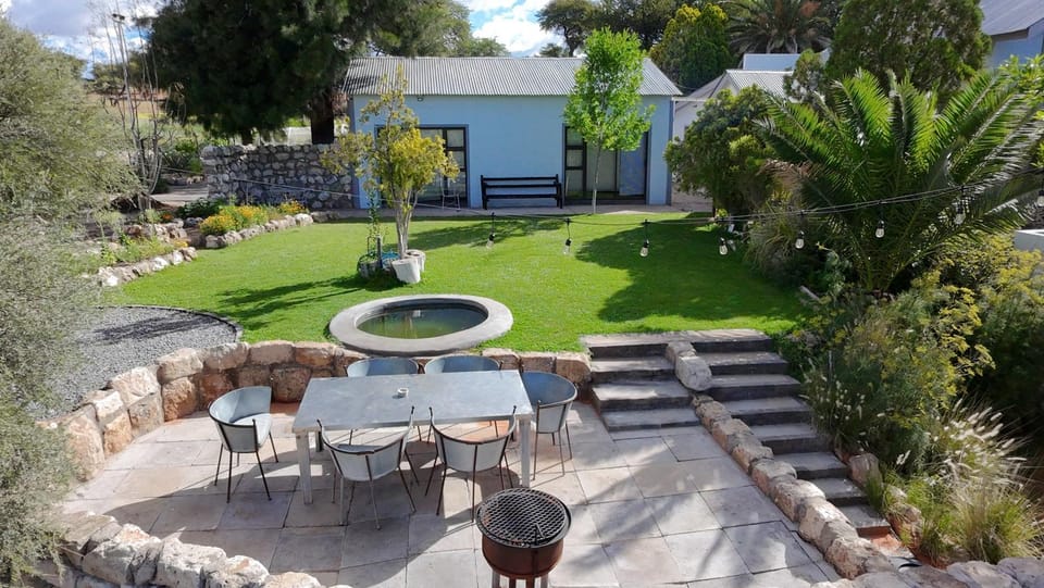 Property building, Garden, Swimming pool
