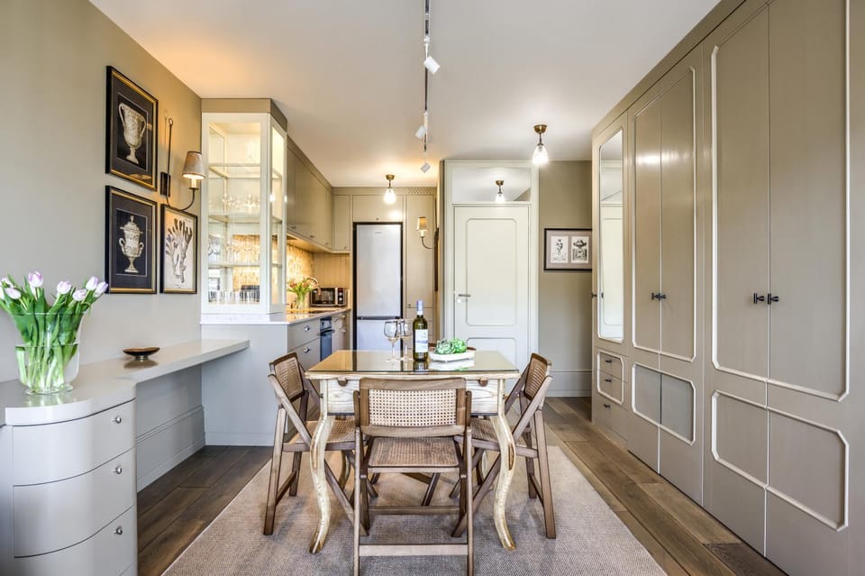 Living room, Dining area