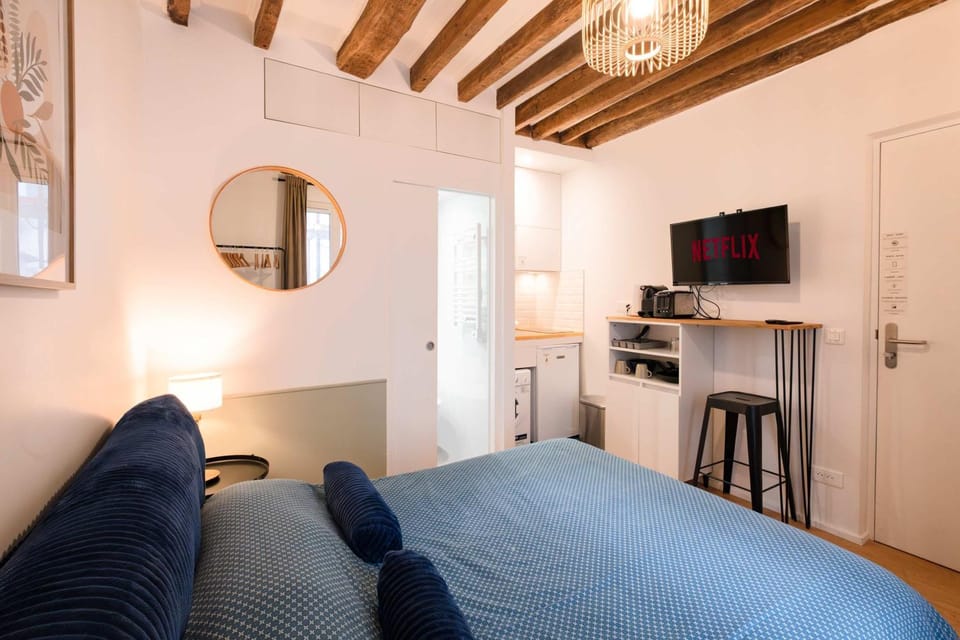Charming Studio Montorgueil Apartment in Paris