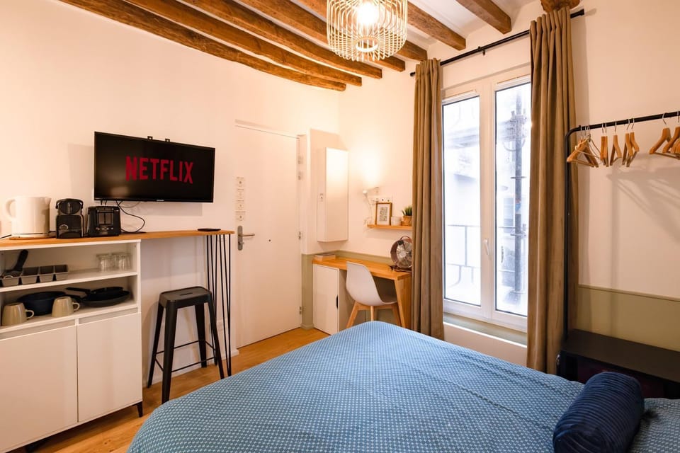 Charming Studio Montorgueil Apartment in Paris