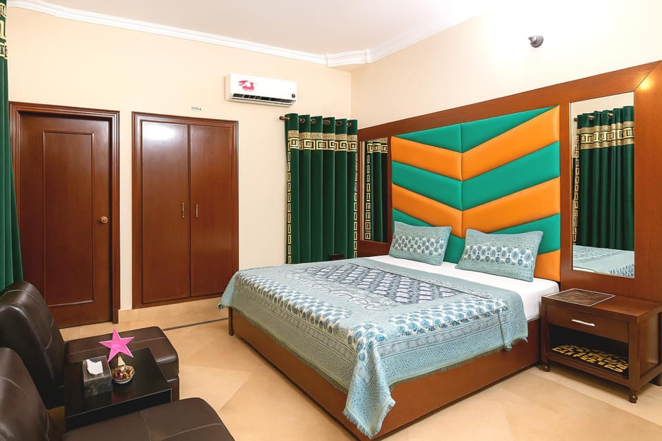 Subhan Palace Family Guest House Vacation rental in Karachi