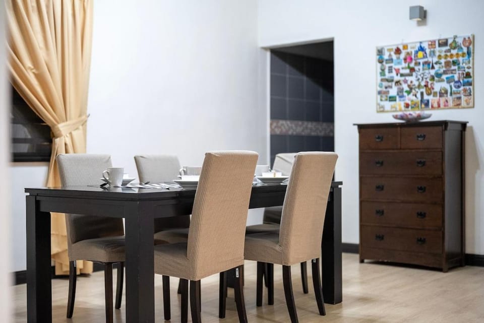 Teluk Cempedak House 13 Pax 4B3B I BBQ & Gaming House in Pahang, Malaysia