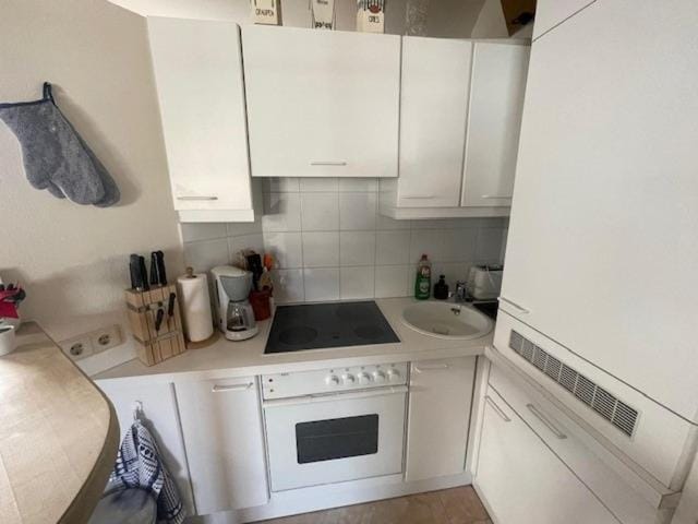 Kitchen or kitchenette, kitchen