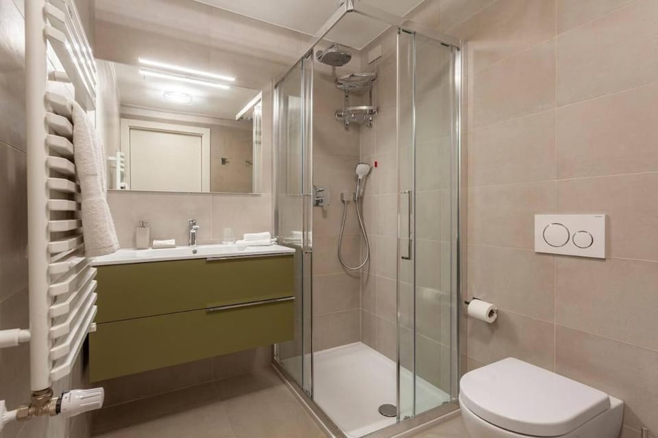Luxury with Gym near CityLife Metro Portello Apartment in Milan