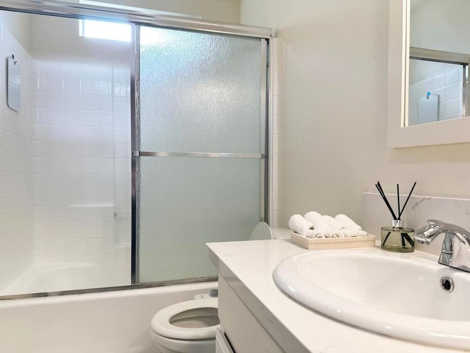 Shower, Bathroom, towels