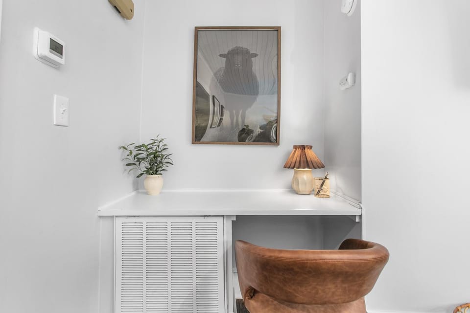 Decorative detail, Seating area