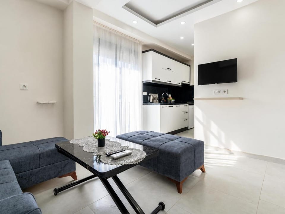 TV and multimedia, Kitchen or kitchenette, Living room, Seating area, Dining area, minibar