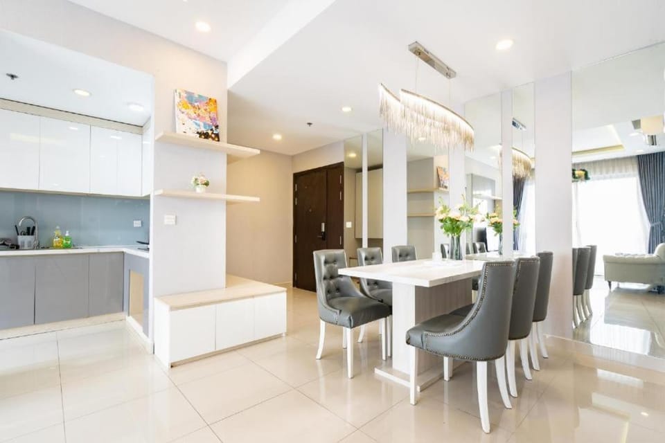 Rivergate Residence Saigon Central Walk to District 1 Free Pool Apartment in Ho Chi Minh City