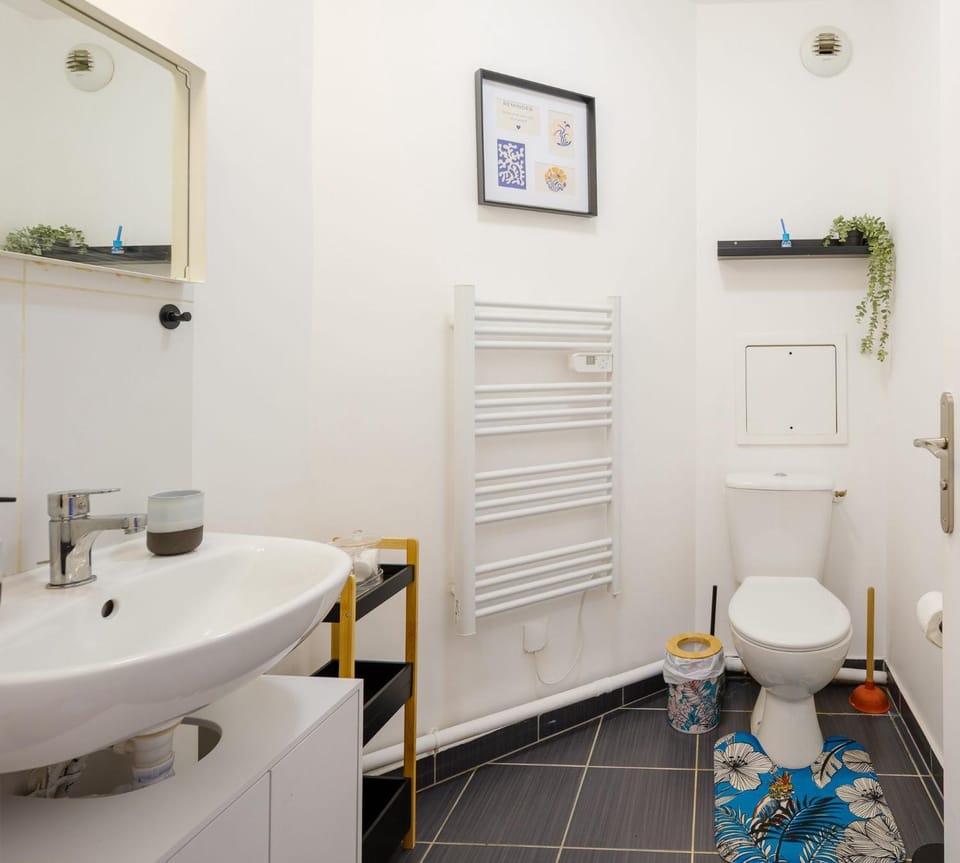 Studio lumineux - terrasse privée & parking - proche La Défense Apartment in Île-de-France