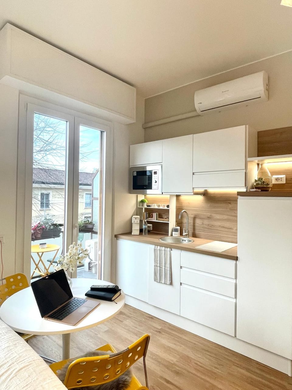 Kitchen or kitchenette, stove