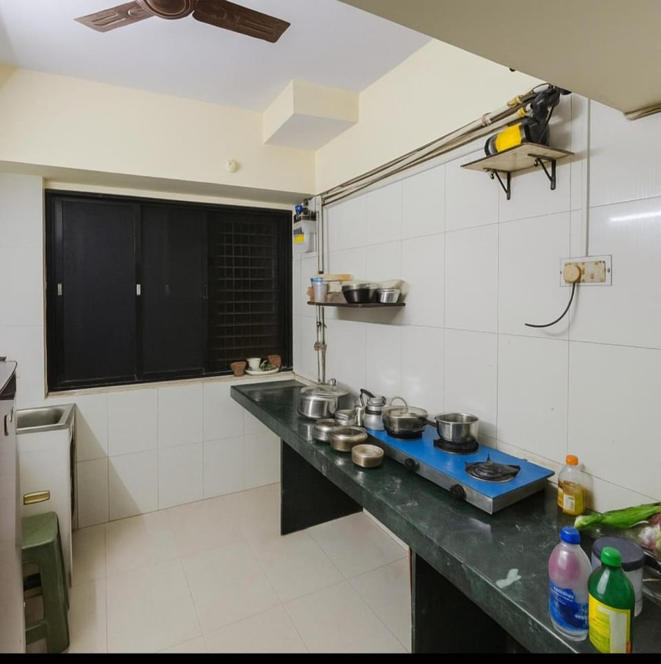 Luxurious Private Room in thane only for Male Vacation rental in Thane