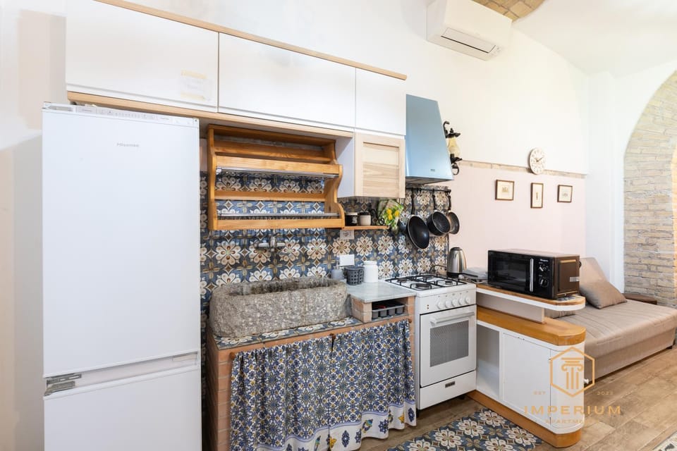 Coffee/tea facilities, Kitchen or kitchenette, microwave