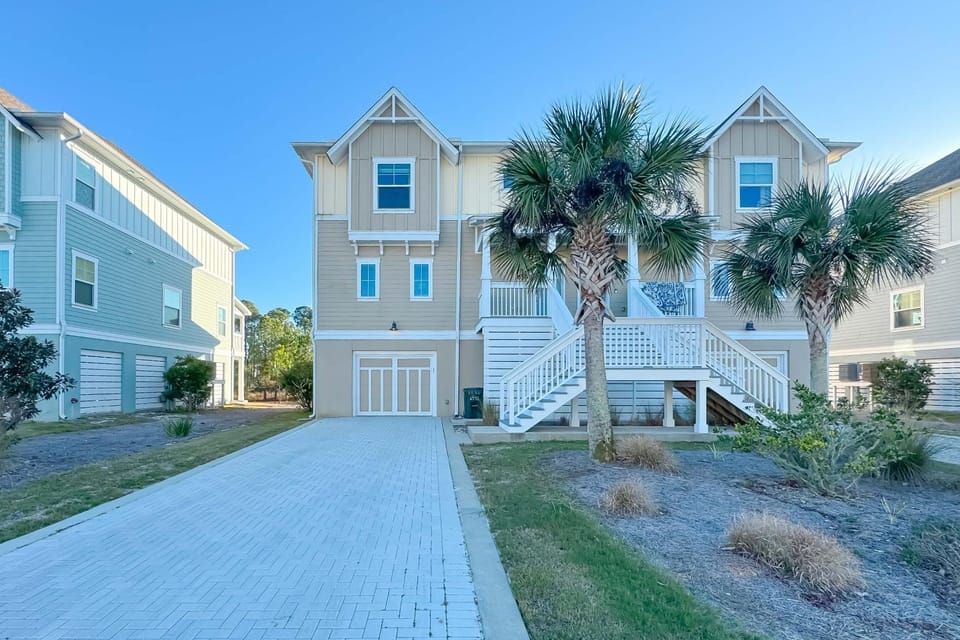 Sandy Dune Retreat House in Perdido Key