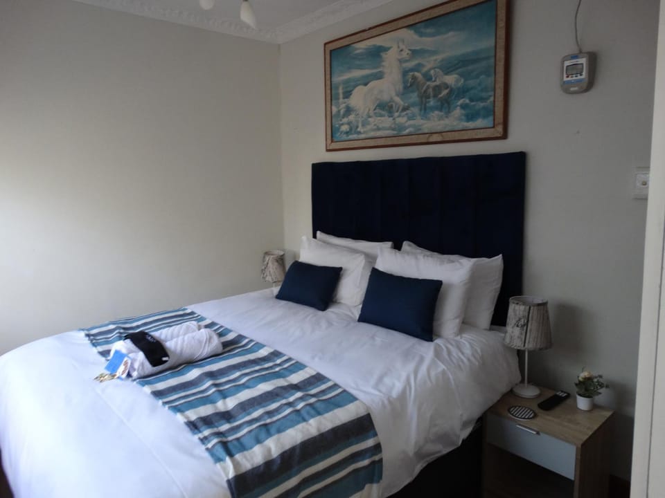 African Oasis Cameroon Bed and Breakfast in Cape Town