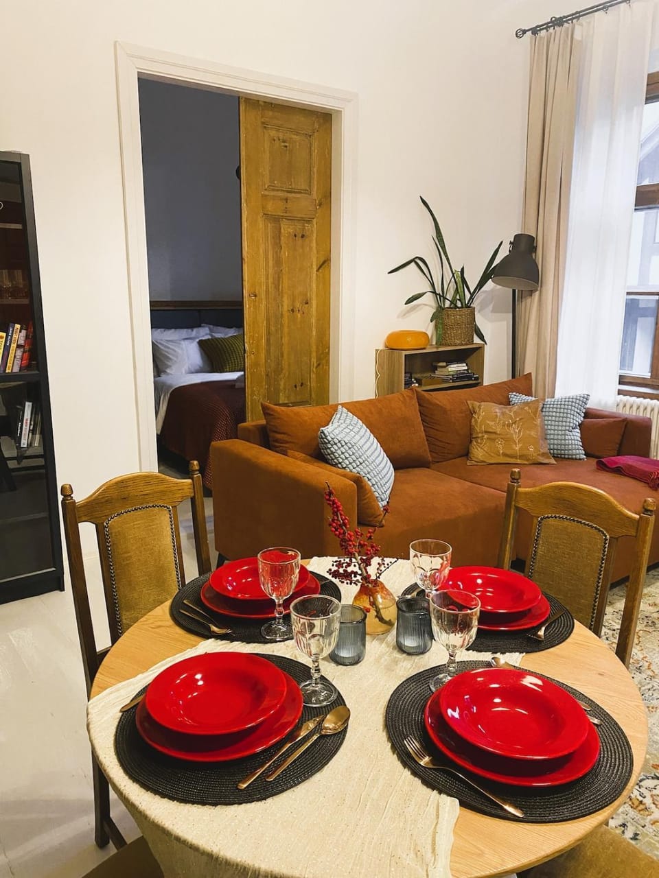 Living room, Seating area, Dining area
