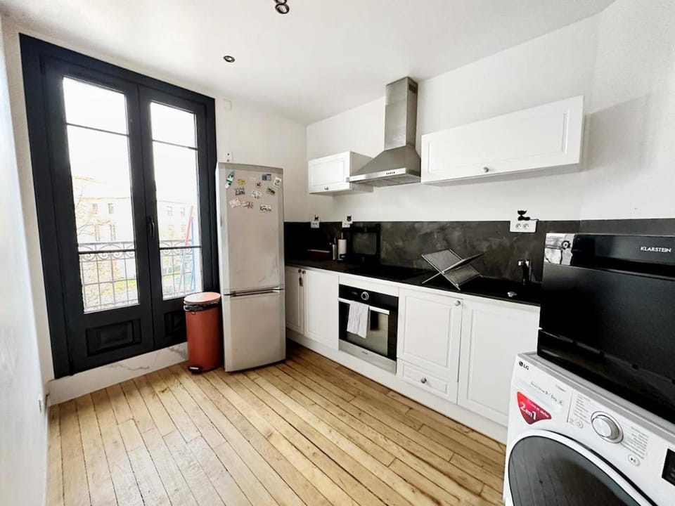 Celine 4 Charmant Studio avec une chambre, La défense Apartment in Puteaux