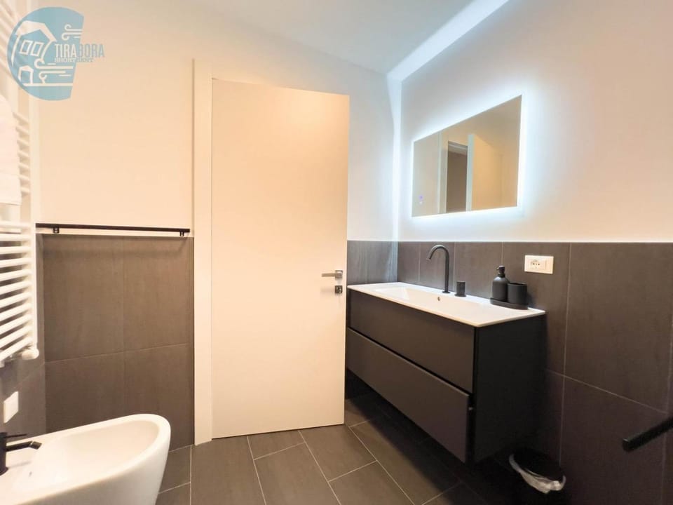 Blue Palace 5D Tirabora Short Rent, con parcheggio privato Apartment in Trieste