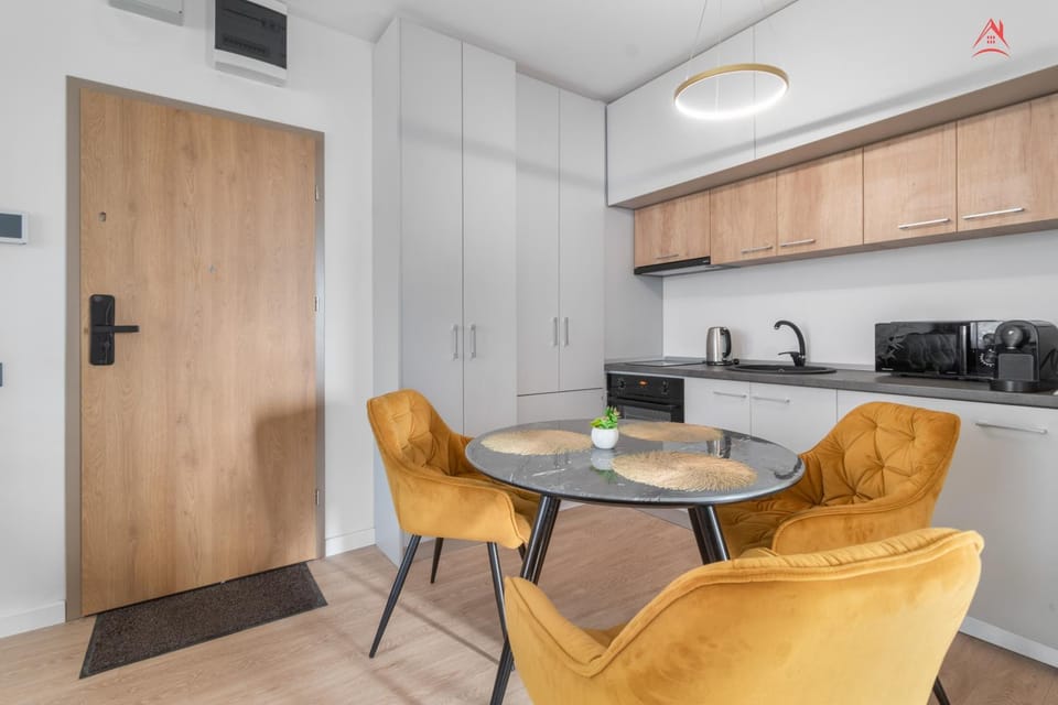 Coffee/tea facilities, Kitchen or kitchenette, Living room, Seating area, stove