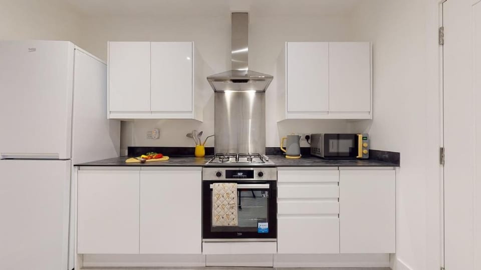 1 Bed Ground Floor Flat in Historic Rochester Apartment in Rochester