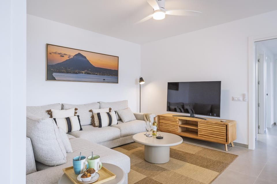 Communal lounge/ TV room, Living room