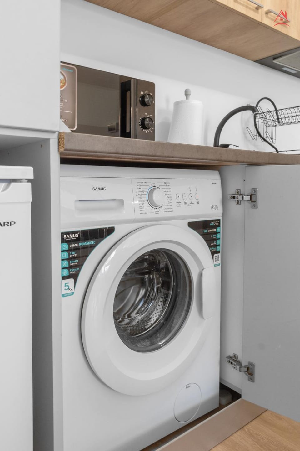 Kitchen or kitchenette, washing machine, dryer