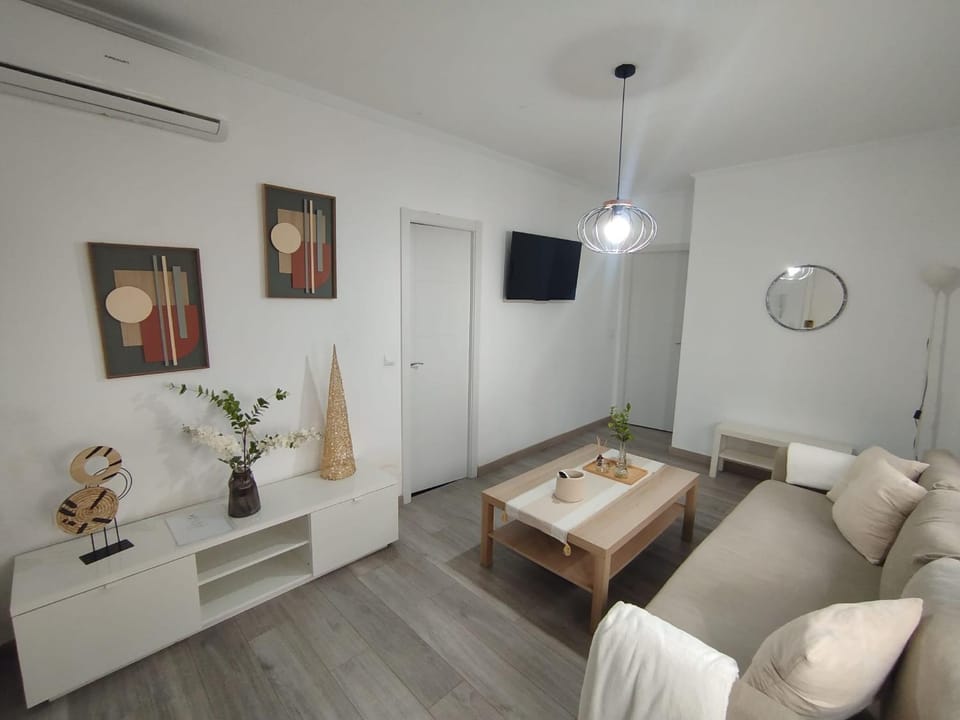 TV and multimedia, Living room, heating, air conditioner