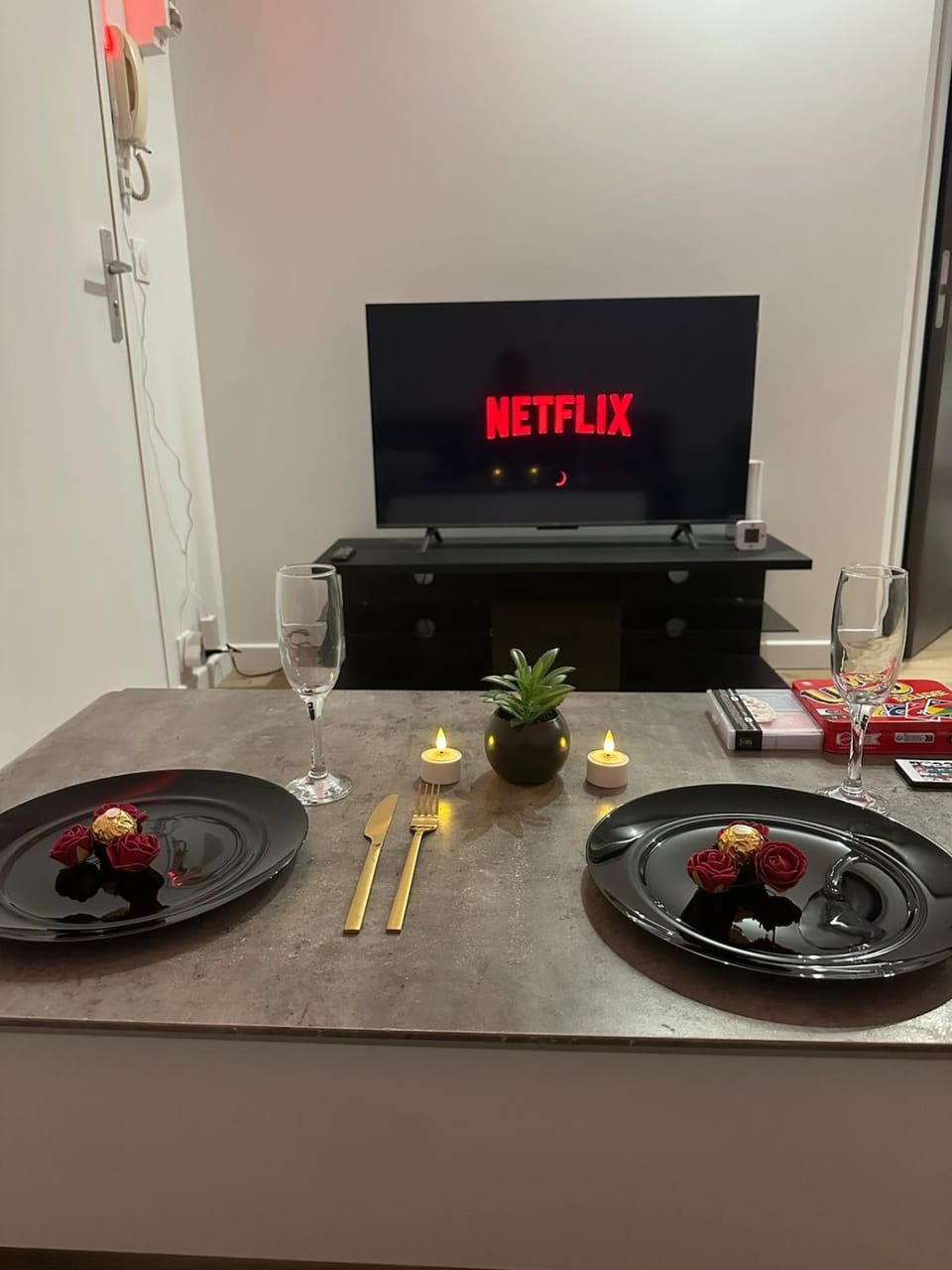 Jacuzzi Privé & Cinéma - Suite Romantique Apartment in Grand Est