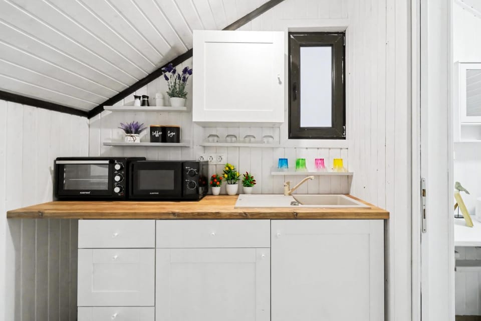 Coffee/tea facilities, Kitchen or kitchenette