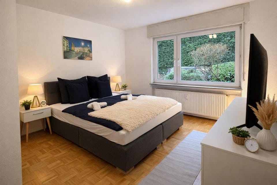 Kurpark I 2 Schlafzimmer I Balkon I Panorama-Aussicht Apartment in Wiesbaden