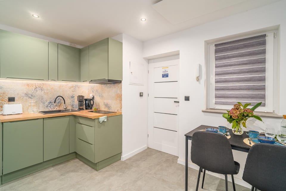 Kitchen or kitchenette, Dining area, pet friendly, stove
