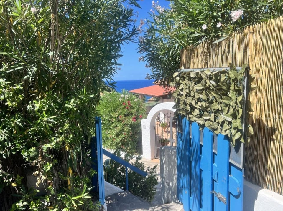 Property building, Facade/entrance, Sea view