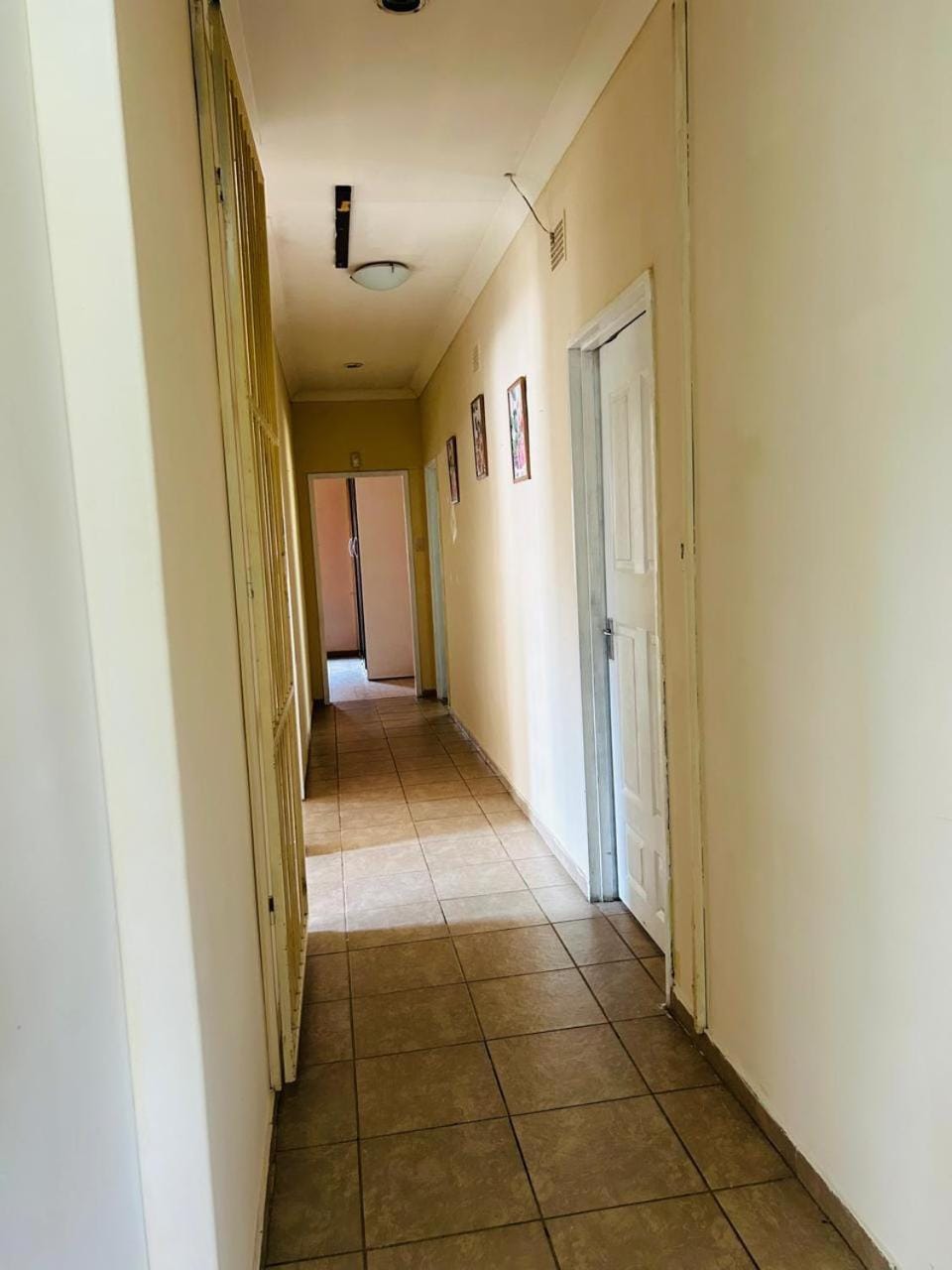 Bird & Bed Farmhouse House in Gauteng