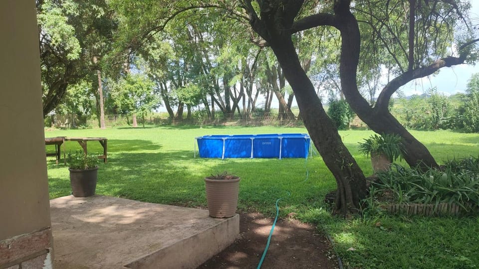 Bird & Bed Farmhouse House in Gauteng