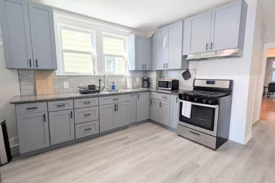 Cozy 3 Bedrooms Spacious Comfort House in East Orange