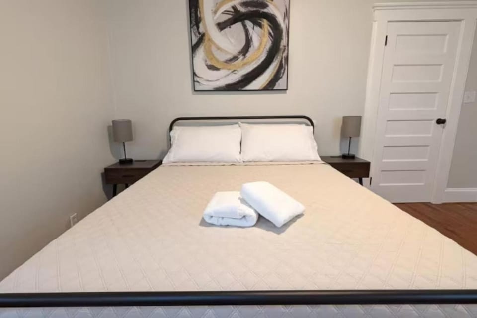 Cozy 3 Bedrooms Spacious Comfort House in East Orange