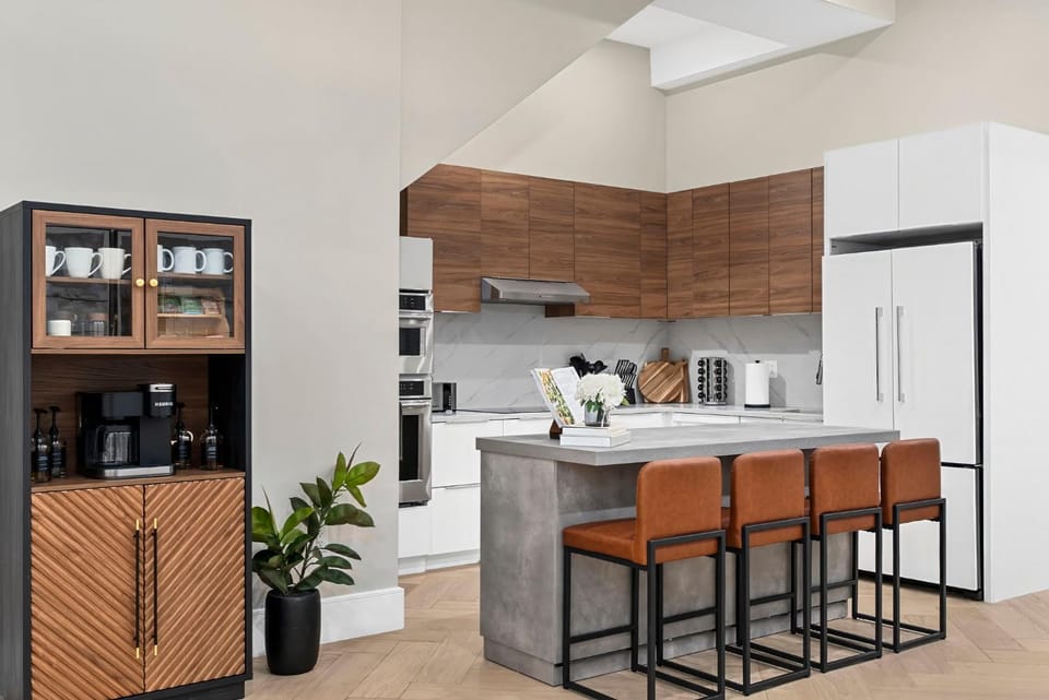 Kitchen or kitchenette